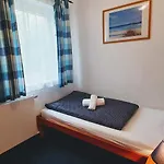 Haushaelfte-poppenspaeler * Sankt Peter-Ording