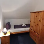 Haushaelfte-poppenspaeler * Bohl