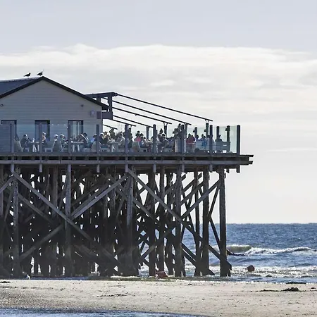 Haushaelfte-poppenspaeler * Sankt Peter-Ording