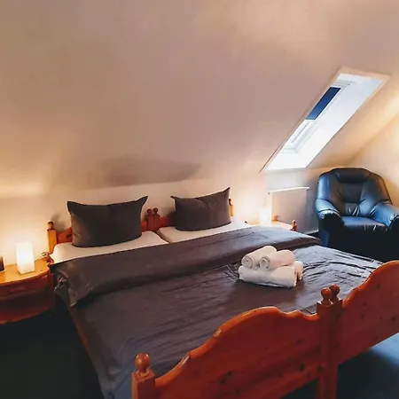 Haushaelfte-poppenspaeler Holiday home *