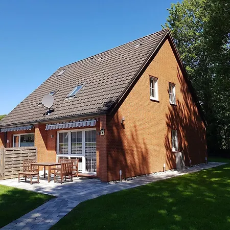 Haushaelfte-poppenspaeler Holiday home