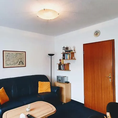 Holiday home Haushaelfte-poppenspaeler *